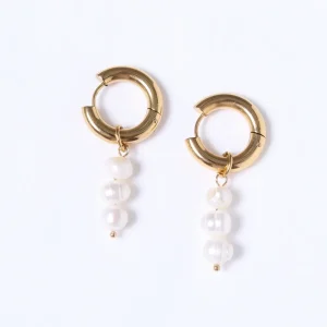 Zarcillos con perlas colgantes