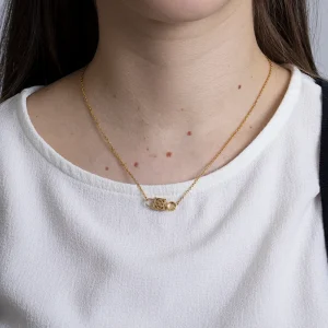 Collar con colgante de llave y cerradura de cristal